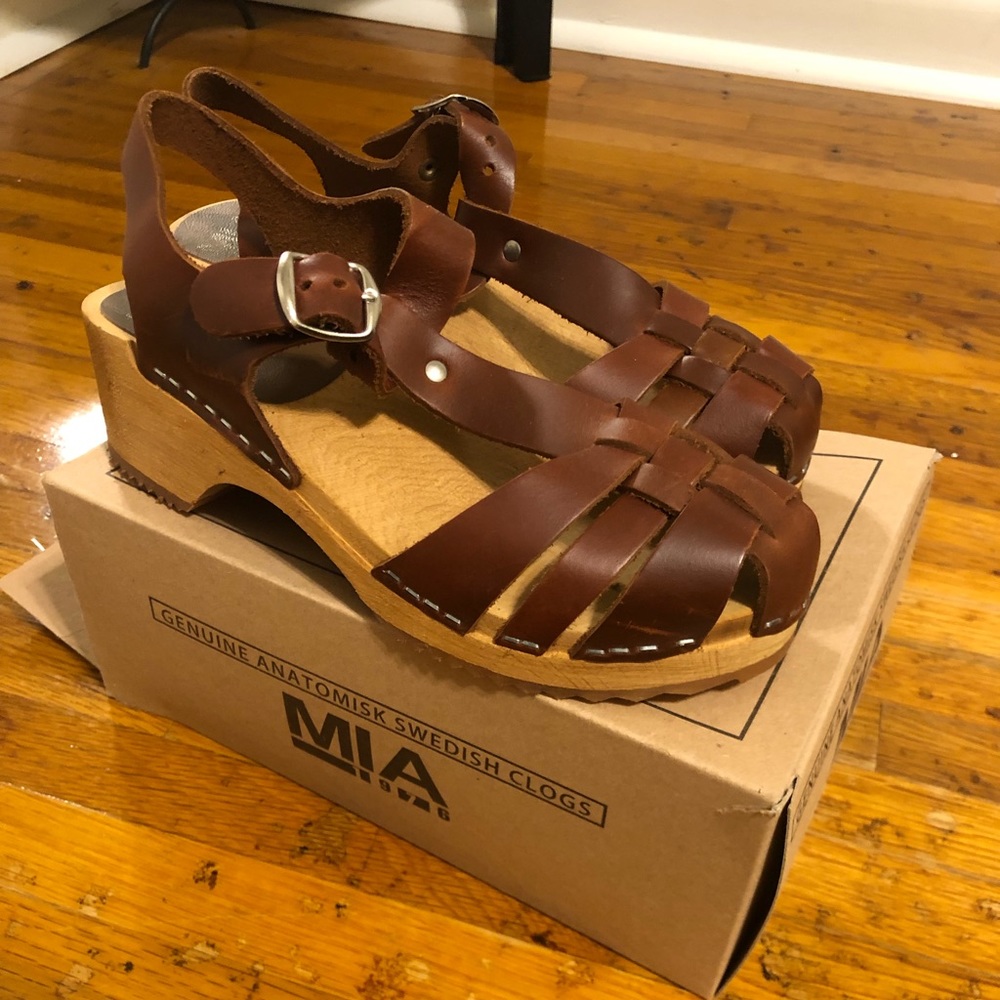 New! Mia Emily T Strap Clog